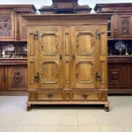 Старовинна шафа у стилі бароко, дубова, 18-19 століття