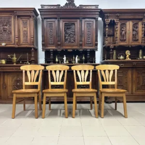 Стільці дубові в стилі кантрі