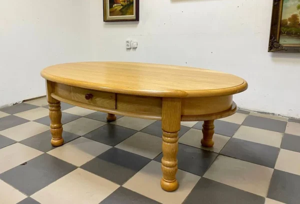 Стіл журнальний овальний дубовий масивний