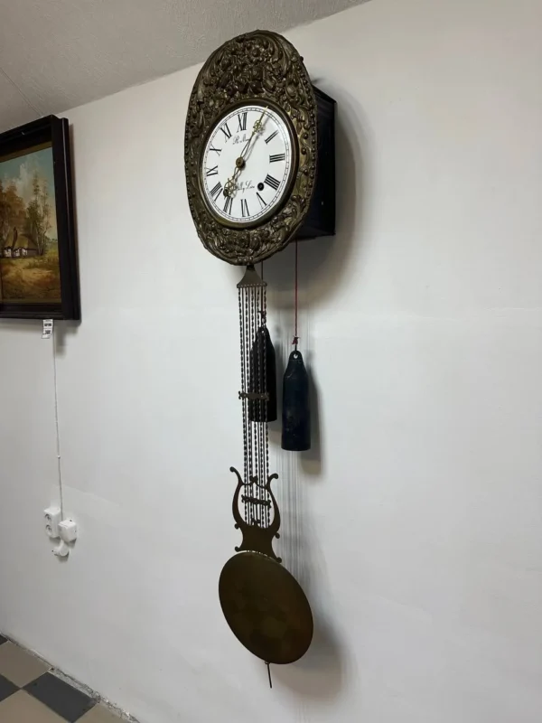 Механічний настінний годинник з боєм