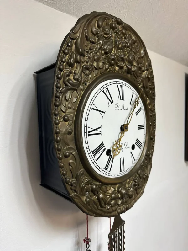 Механічний настінний годинник з боєм