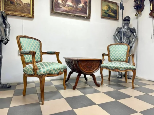 Стіл-бочка — бар для пляшок, різьблений дуб