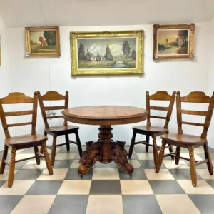 Антикварний розкладний стіл з різьбленою опорою