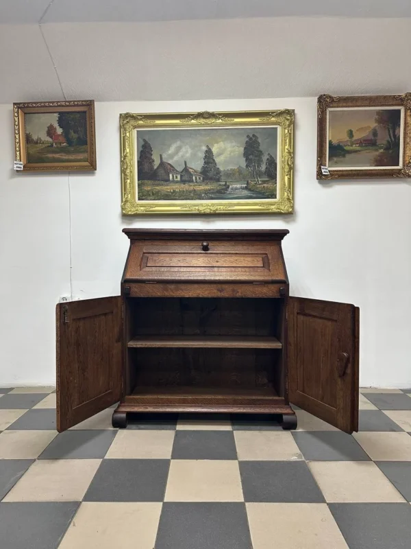 Дубовий секретер: Класика та функціональність