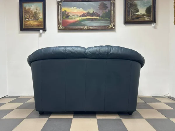Шкіряний диван у синьому кольорі
