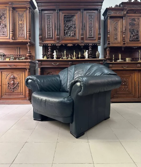 Шкіряне крісло