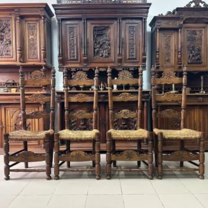 Дубові стільці з ротанговим плетінням