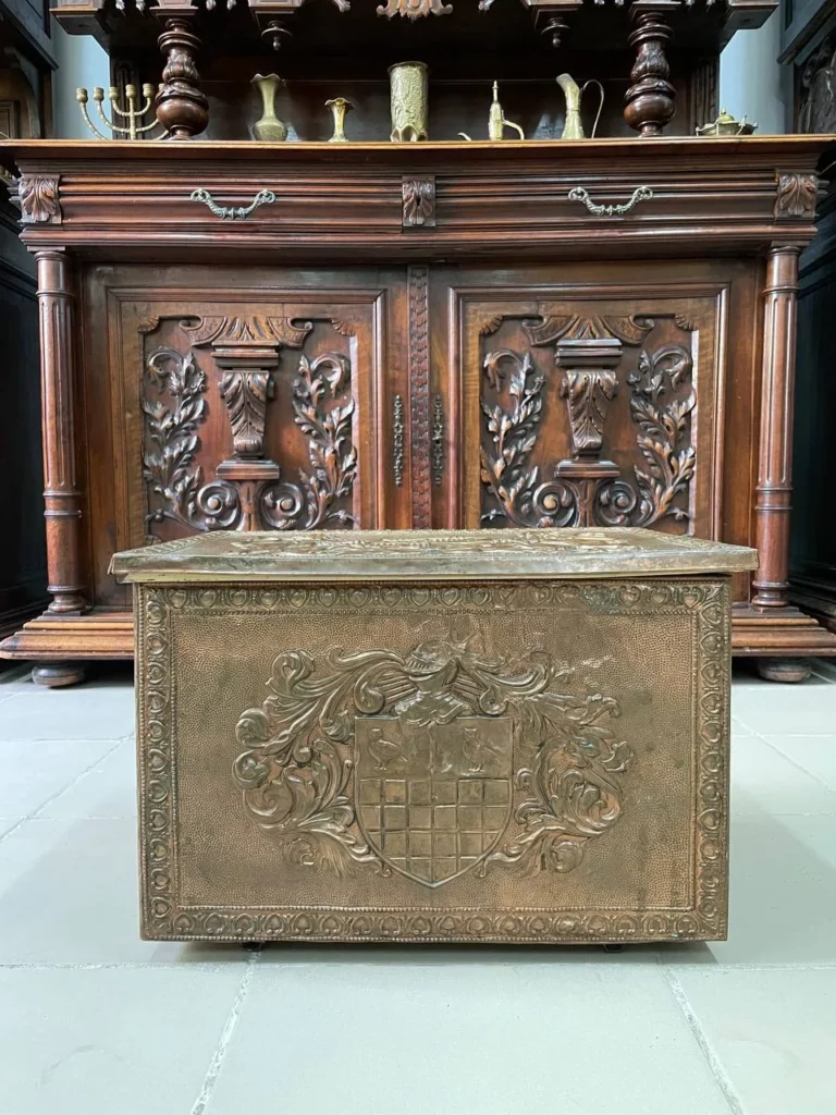 Мідна скриня-скринька