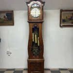 Підлоговий французький годинник