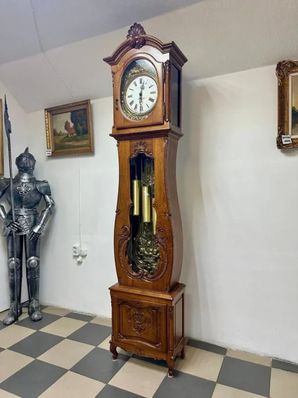 Підлоговий французький годинник
