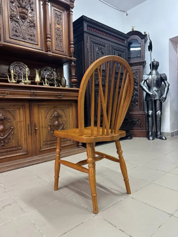 Пара дубових стільців