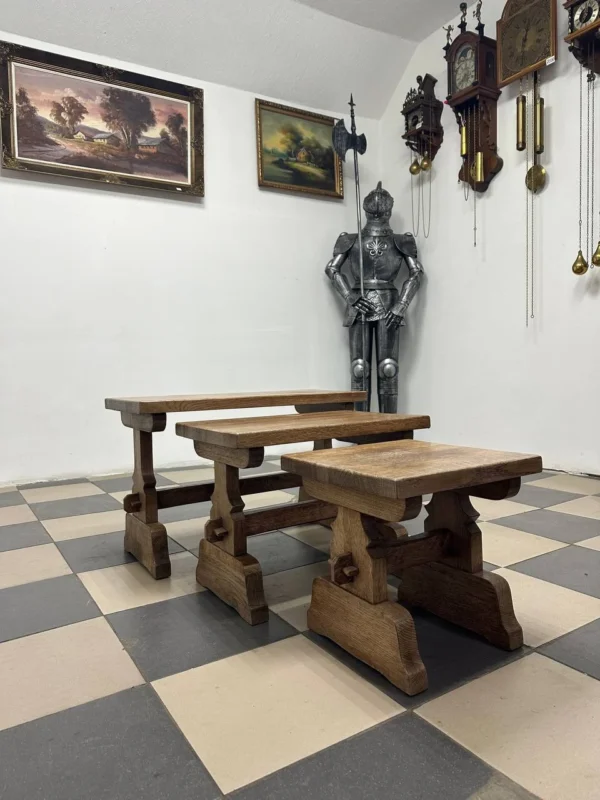 Комплект дубових вкладених столиків-підставок