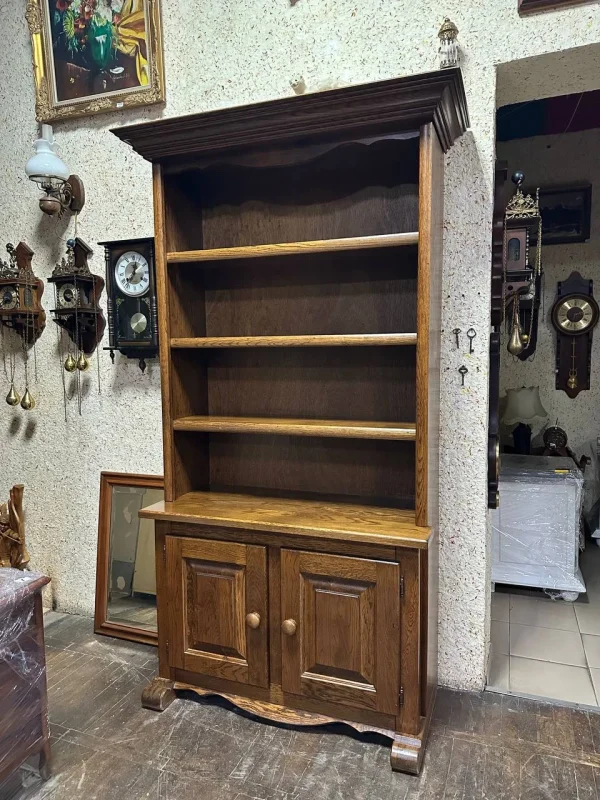 Вінтажна дубова вітрина-сервант з відкритим верхом