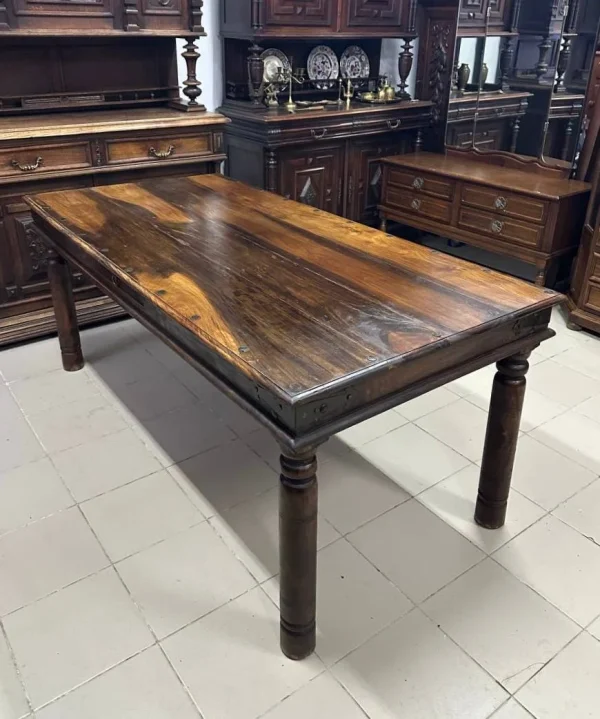 Дубовий стіл з шухлядою та кованими кутами