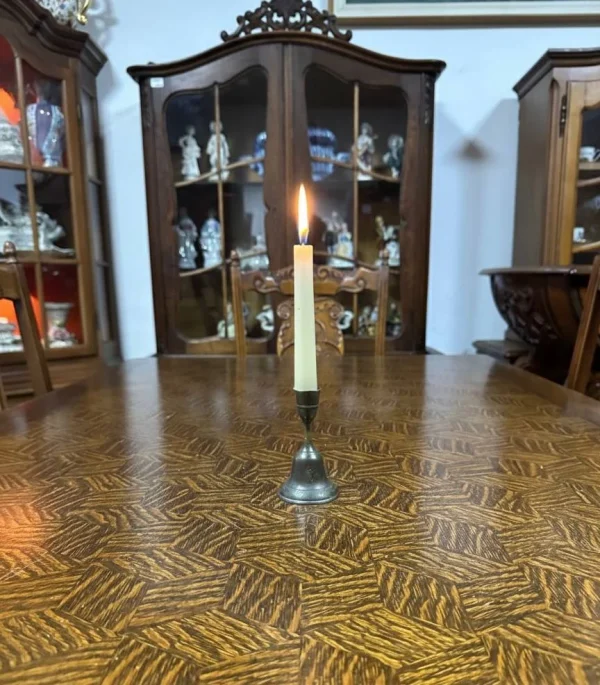 Бронзовий підсвічник-дзвін з гравіюванням