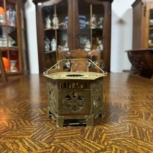 Старовинна латунна лампа