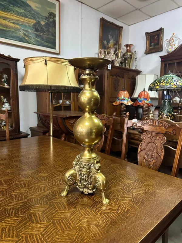 Масивний латунний підсвічник