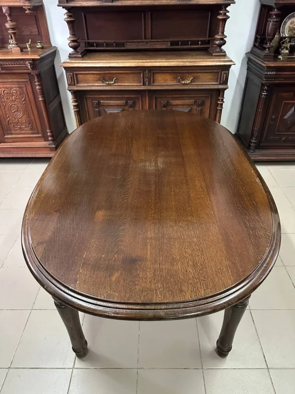Дубовий овальний стіл