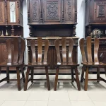 Комплект дубових стільців