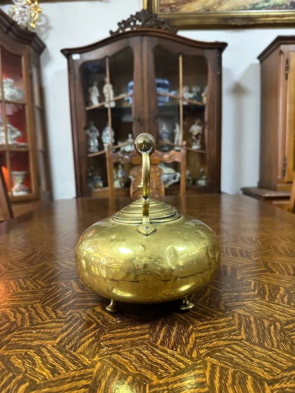 Вінтажний латунний чайник