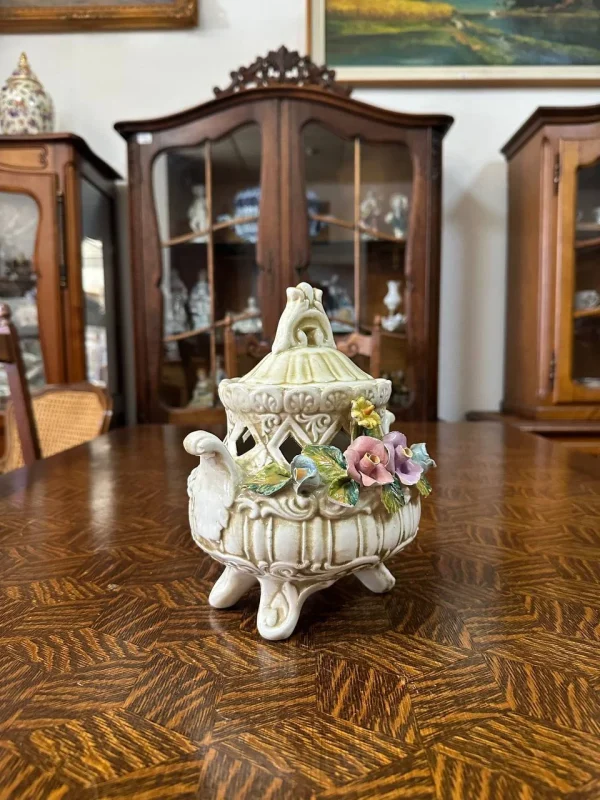 Керамічна цукерниця Capodimonte