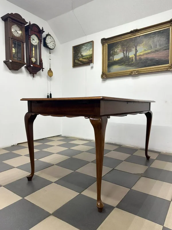 Класичний розкладний стіл