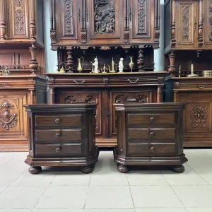 Тумба приліжкова