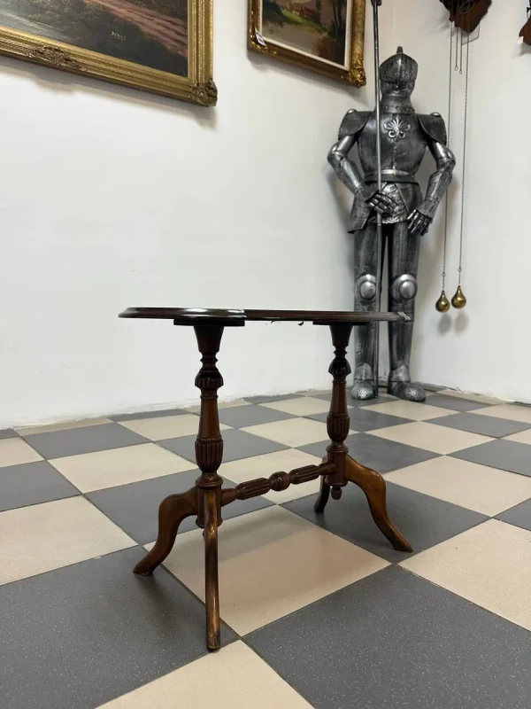 Журнальний столик